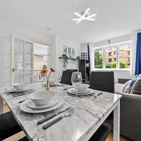 City Centre Fbs Spacious Flat Londen Buitenkant foto
