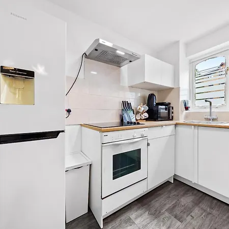 City Centre Fbs Spacious Flat Londen Buitenkant foto