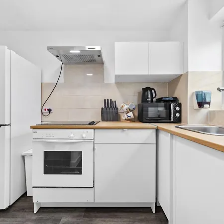 City Centre Fbs Spacious Flat Londen Buitenkant foto